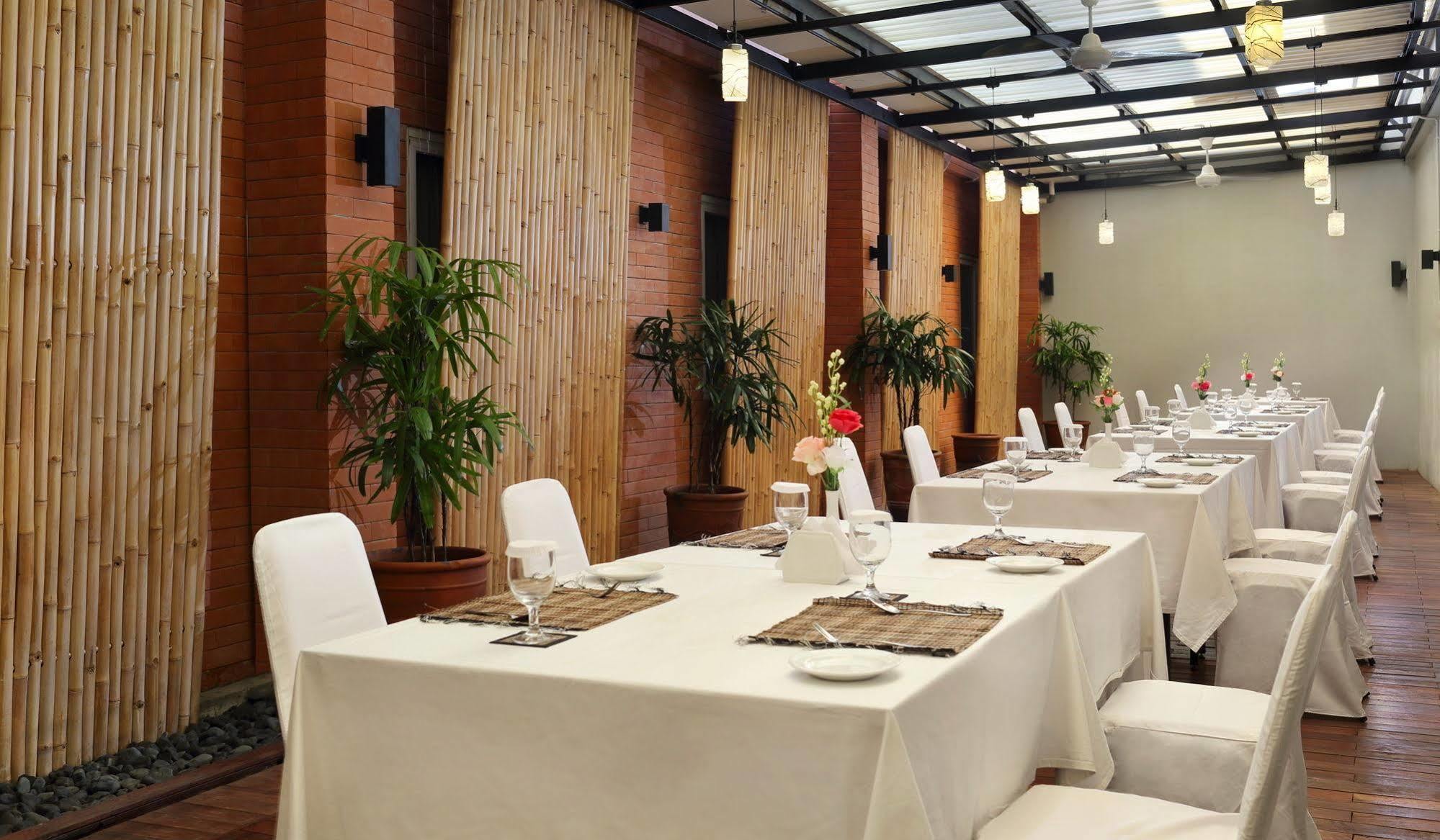Zizz Convention Hotel Denpasar Exterior foto